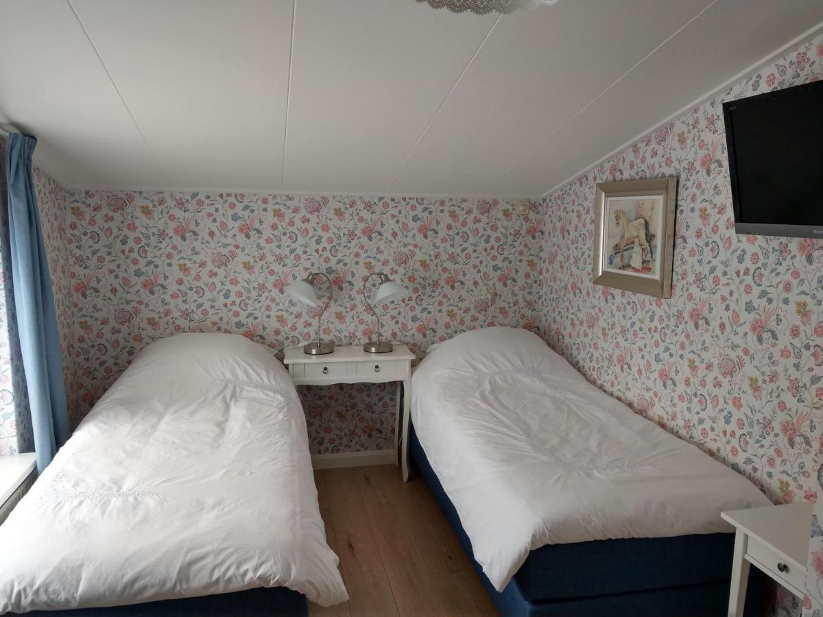 B&B De Blauwe Tulp Noord-Scharwoude Exterior photo